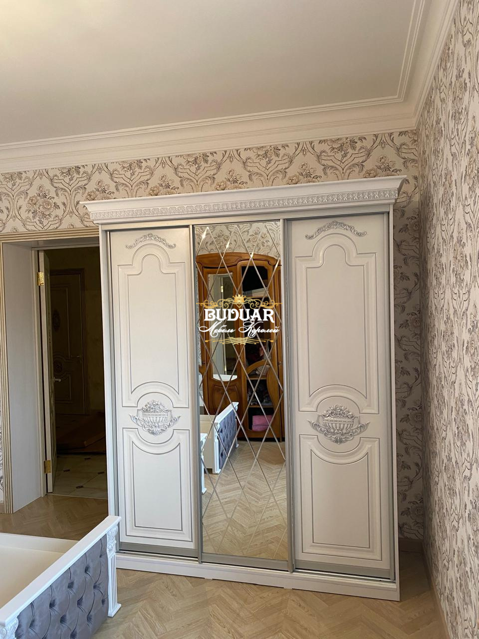 Шкаф-купе Простой 3-х дв. 180-235 см