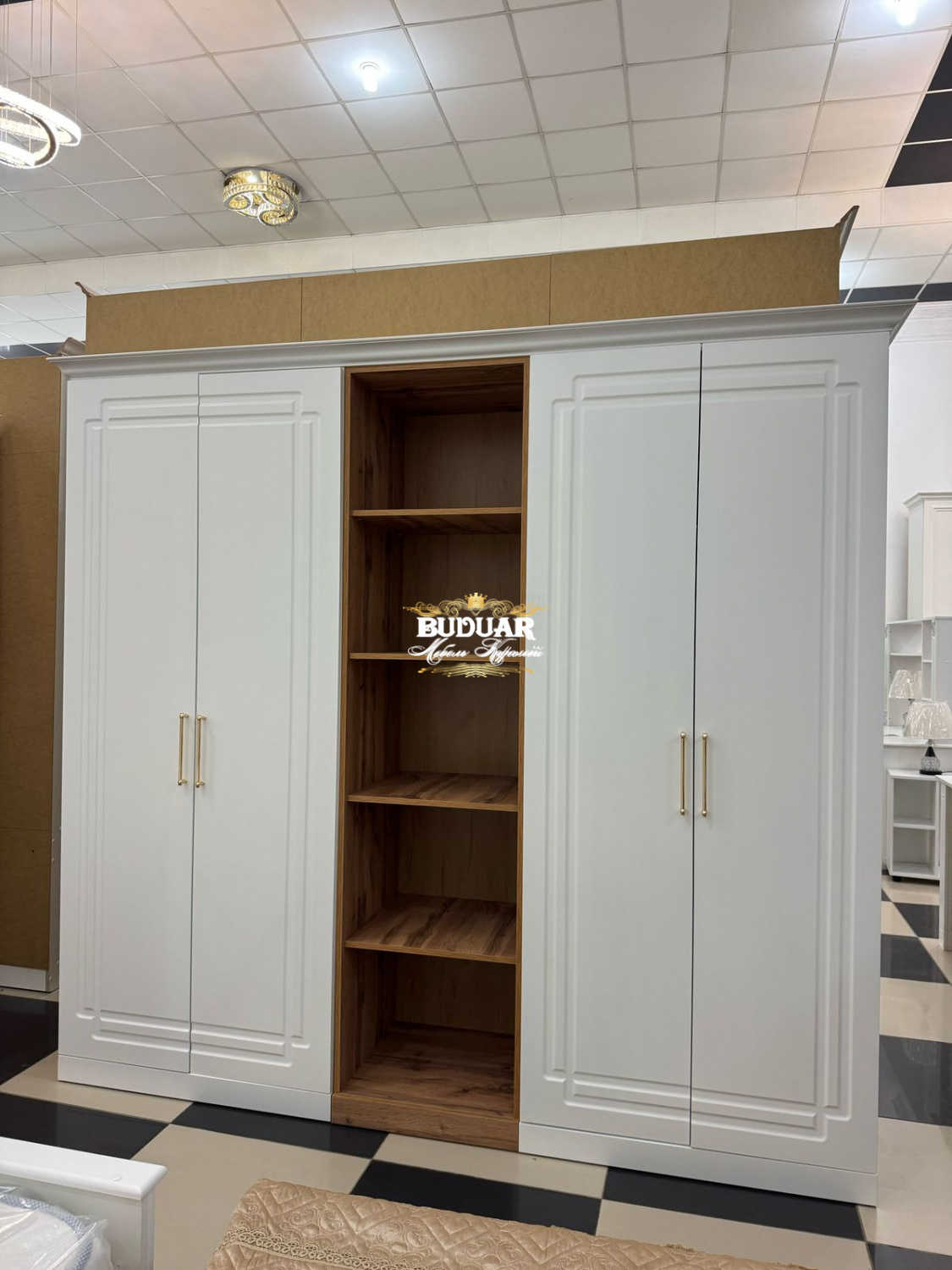 Шкаф Самина 230 см с полкой